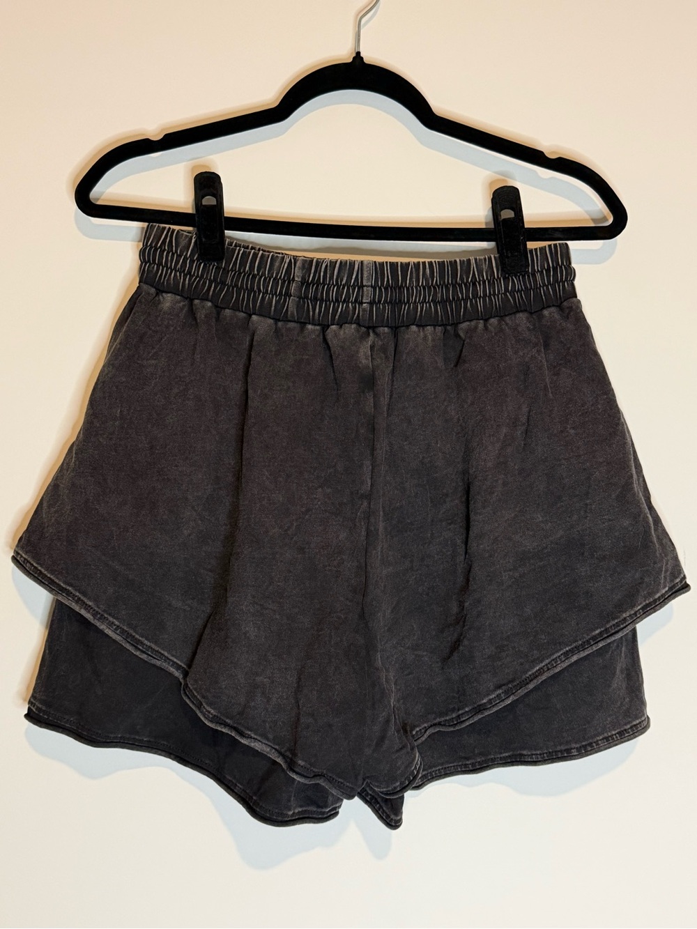 Charming Charlie Casual Drawstring Layered Black Women’s Shorts - Picture 6 of 7